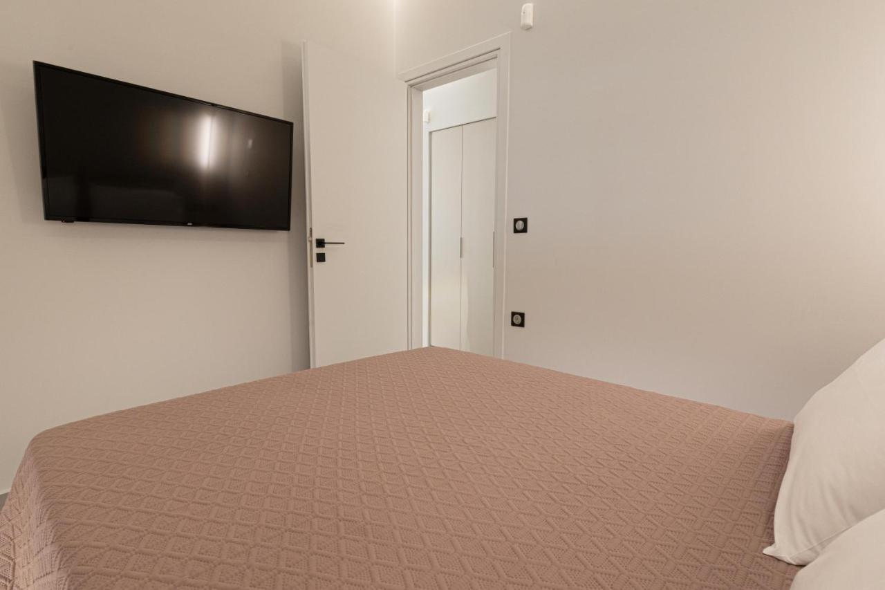 Billmar Luxury Apartment In The Center Of Gythio Bagian luar foto